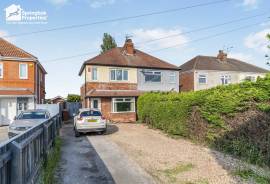 3 bedroom, Semi-detached house for sale