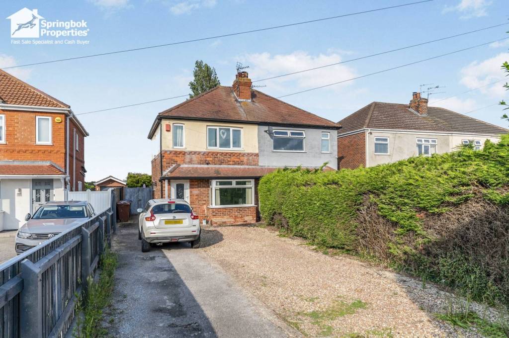 3 bedroom, Semi-detached house for sale
