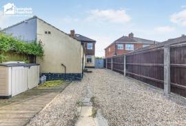 3 bedroom, Semi-detached house for sale