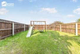 3 bedroom, Semi-detached house for sale