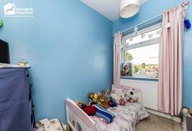 3 bedroom, Semi-detached house for sale