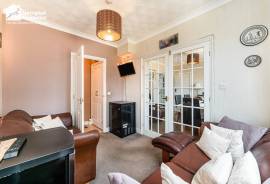 5 bedroom, Detached house for sale