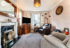 5 bedroom, Detached house for sale