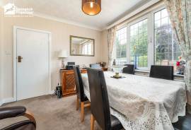 5 bedroom, Detached house for sale