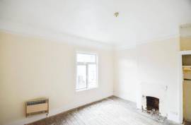 2 bedroom, Terraced House for sale