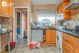 4 bedroom, Terraced House for sale
