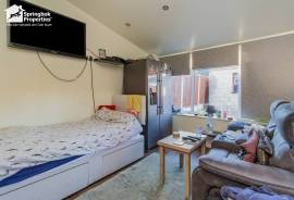 4 bedroom, Terraced House for sale