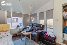 4 bedroom, Terraced House for sale