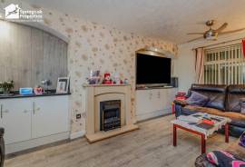 4 bedroom, Terraced House for sale