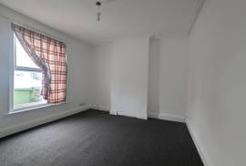 3 bedroom, Semi-detached house for sale