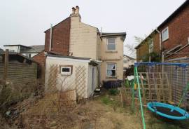 3 bedroom, Semi-detached house for sale