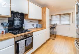 2 bedroom, Terraced House for sale