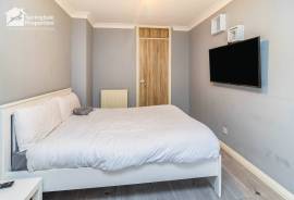 2 bedroom, Terraced House for sale