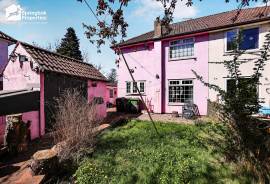 3 bedroom, Semi-detached house for sale
