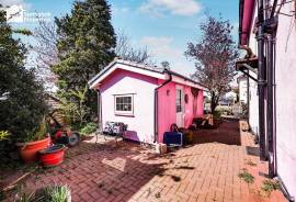 3 bedroom, Semi-detached house for sale