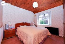 3 bedroom, Semi-detached house for sale