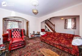 3 bedroom, Semi-detached house for sale