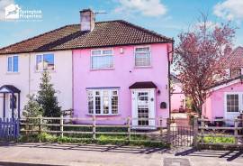 3 bedroom, Semi-detached house for sale
