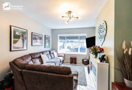 4 bedroom, Semi-detached house for sale