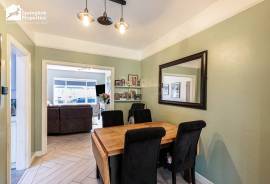 4 bedroom, Semi-detached house for sale