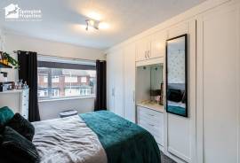 4 bedroom, Semi-detached house for sale