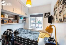 4 bedroom, Semi-detached house for sale