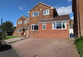 3 bedroom, Detached house for sale