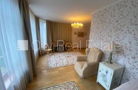 Detached house for rent in Jurmala, 315.00m2