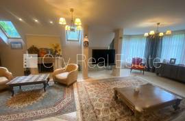 Detached house for rent in Jurmala, 315.00m2