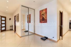 Apartment for rent in Riga, 161.00m2