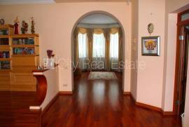 Detached house for sale in Jurmala, 363.00m2