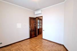 Apartment for rent in Riga, 160.00m2