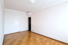 Apartment for rent in Riga, 160.00m2