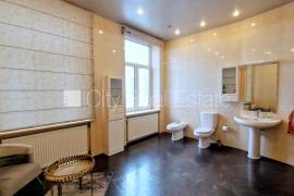 Apartment for rent in Riga, 160.00m2