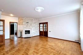 Apartment for rent in Riga, 160.00m2
