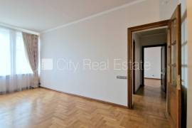 Apartment for rent in Riga, 160.00m2