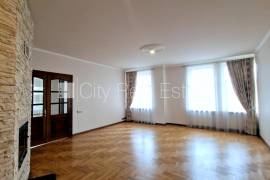 Apartment for rent in Riga, 160.00m2