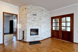 Apartment for rent in Riga, 160.00m2