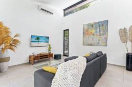 Casa Oasis: Modern Tropical Living Minutes from Tamarindo