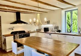 Propriete de charme avec piscine, dependances et vaste terrain - Proche Villefranche-du-Perigord