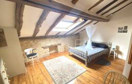 Charmante propriete de caractere au cœur de ce village perigourdin prise, avec une vue imprenable.
