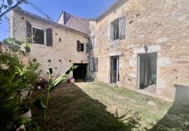 Charmante maison en pierres avec jardin entre Monpazier et Villereal
