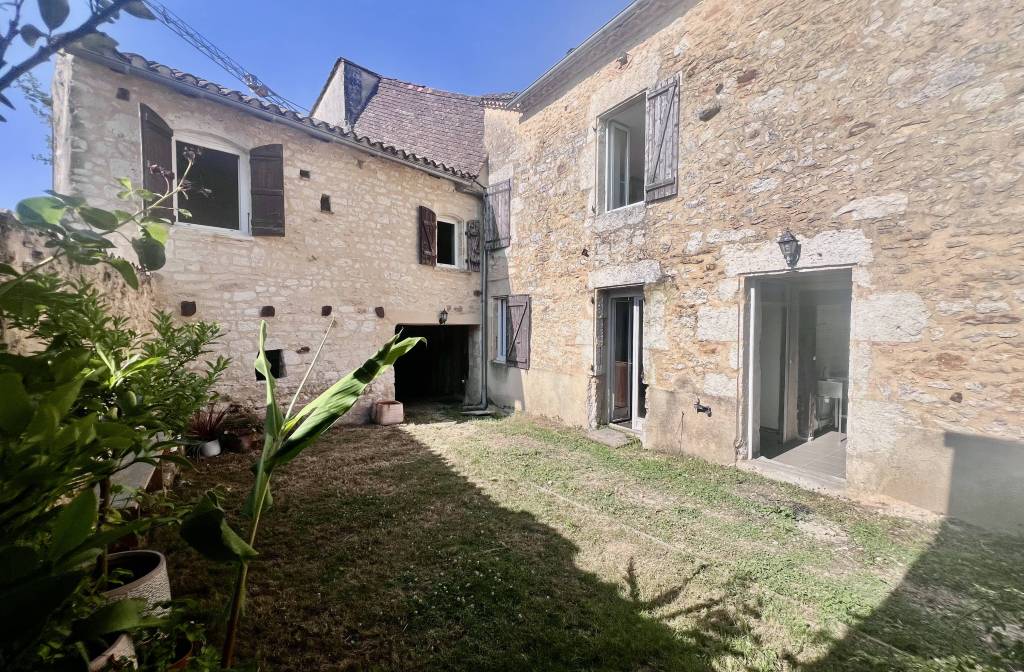 Charmante maison en pierres avec jardin entre Monpazier et Villereal