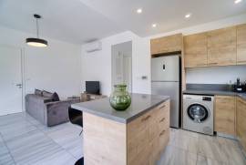 Modern 2 Bedroom Apartment - Universal, Paphos
