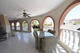 FABULOUS VILLA WITH 3 BEDROOMS, PRIVATE POOL AND GUEST ANNEX