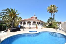 FABULOUS VILLA WITH 3 BEDROOMS, PRIVATE POOL AND GUEST ANNEX