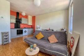 Appartement rénové 47m2 au 1er et dernier étage d'une petite copropriété