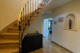 MAISON D'EXCEPTION AU BOUSCAT : Charme, Volume et Raffinement