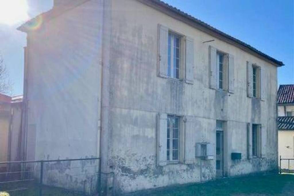 MAISON A ETAGE A RENOVER