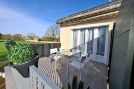 Dpt Indre et Loire (37), à vendre proche de TOURS immeuble 9 studios